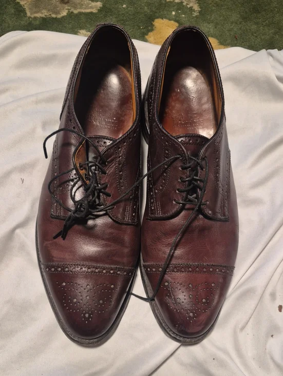 Allen Edmonds Burgundy Brown Leather Wingtip Oxfords
