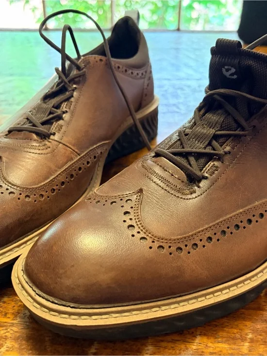 Ecco Men's Brown Leather Wingtip Derbys with Perforated Brogue