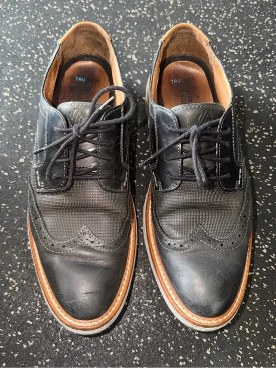 Johnston & Murphy Black Leather Wingtip Oxfords with Tan Welt