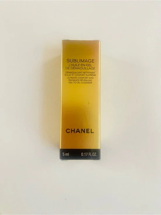 CHANEL Sublimage Gel-to-Oil Cleanser Gold and Black