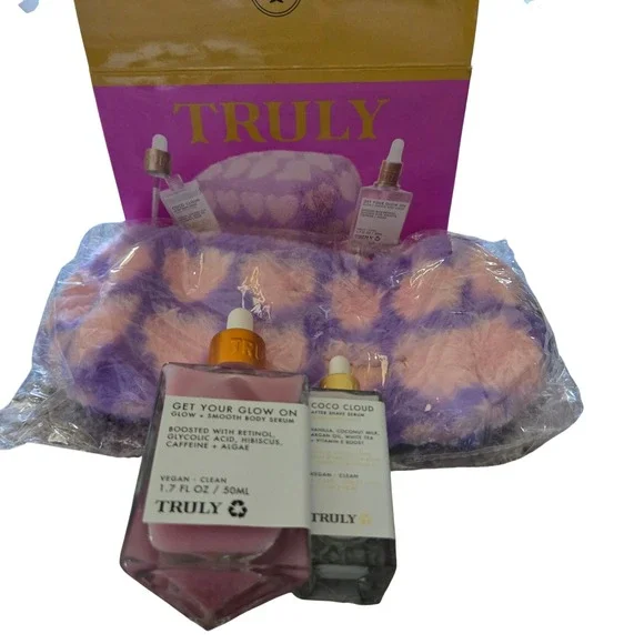 Truly Coco Glow Body Serum Gift Set Womens OS Pink Purple New Retinol Shave Bag