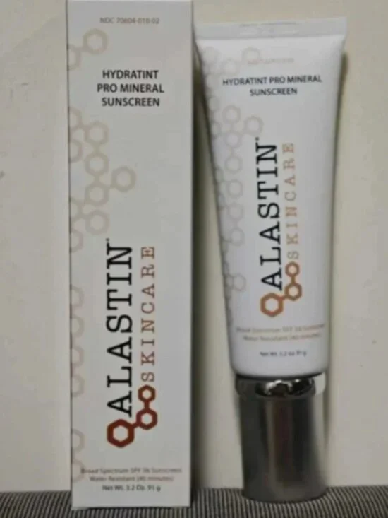 Alastin HydraTint Pro Mineral-Broad Spectrum Tinted Facial SP (3.2 oz)