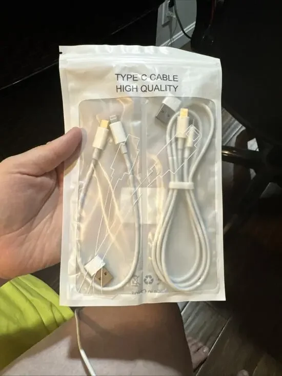 USB-C CHARGING CABLE (FOR IPHONE) READ DESCRIPTION