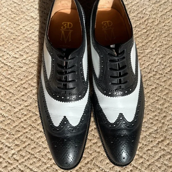 Black & White spectators size 9 1/2