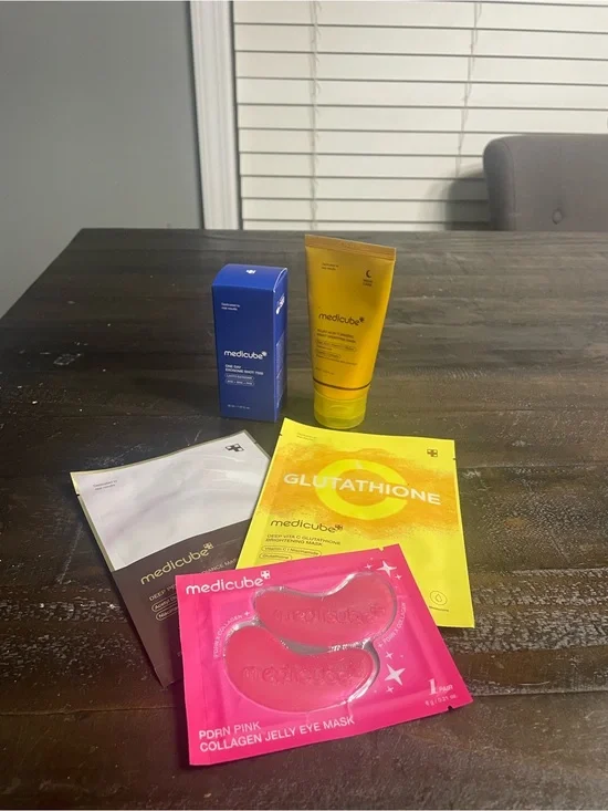 Women’s Skincare Set — Medicube Bundle