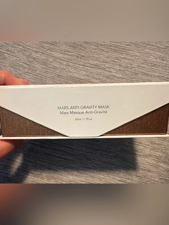 Anti-Gravity Mask