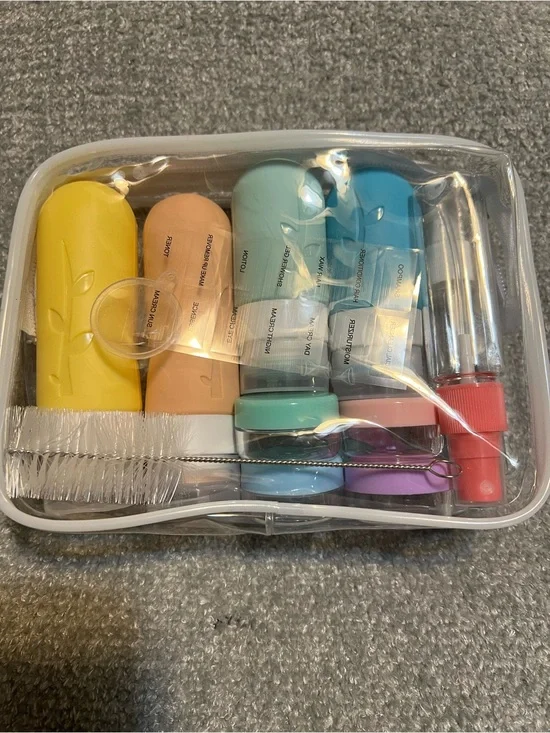 Set of reusable travel containers