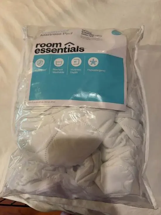 Room‎ Essentials