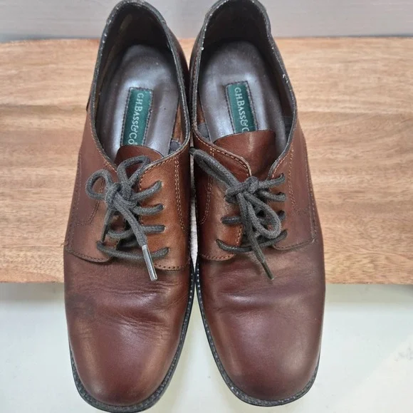 G.H. Bass & Co Brown Leather Oxford Dress Shoes Lace Up Classic Men's 8.5 Est‎