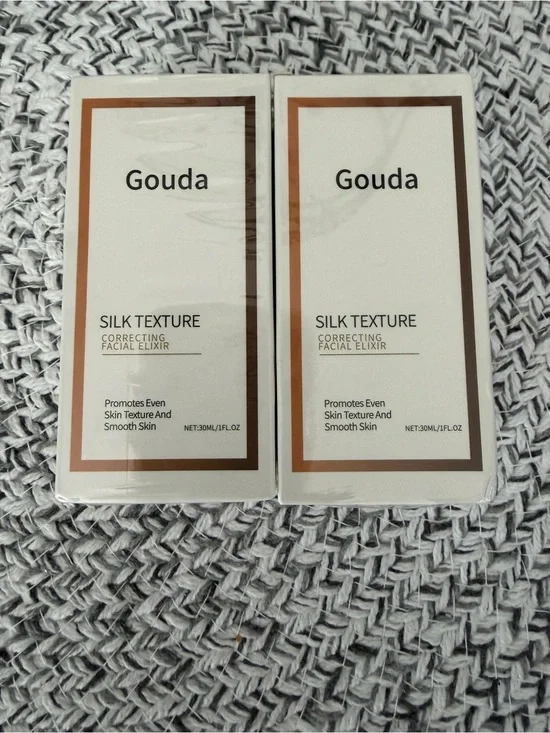 Gouda Silk Texture Correcting Facial Elixir - White with Brown Trim (Set of 2)