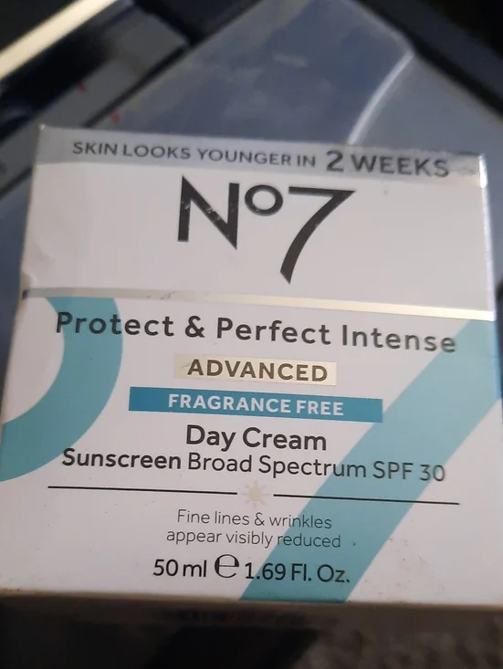 No7 Protect & Perfect Intense Advanced Fragrance-Free Day Cream - Blue
