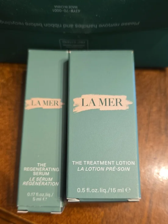 La Mer Skincare Set Regenerating Serum And Treatment Lotion Plus Bag