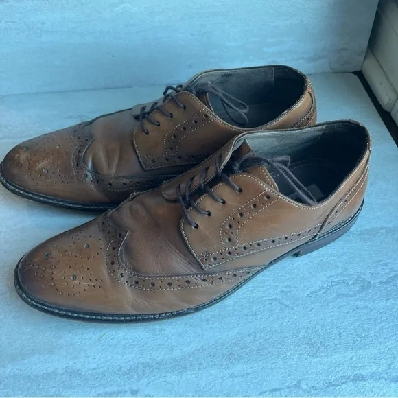 ** Joseph Abboud  Wingtip Leather Oxfords Brown Size 9
