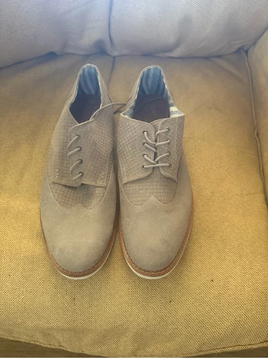 Toms Men's Taupe Suede Wingtip Oxfords