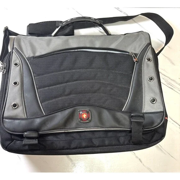 SwissGear Large Laptop Bag & Messenger 17x15x5 in With 14 Pockets. Used & Good.