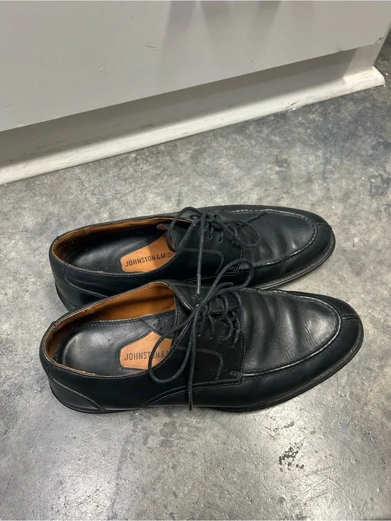 Johnston & Murphy Black Leather Lace-Up Oxfords