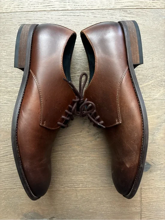 Men's Brown Leather Derby Shoes — Sleek Lace-Up Dress Oxfords
