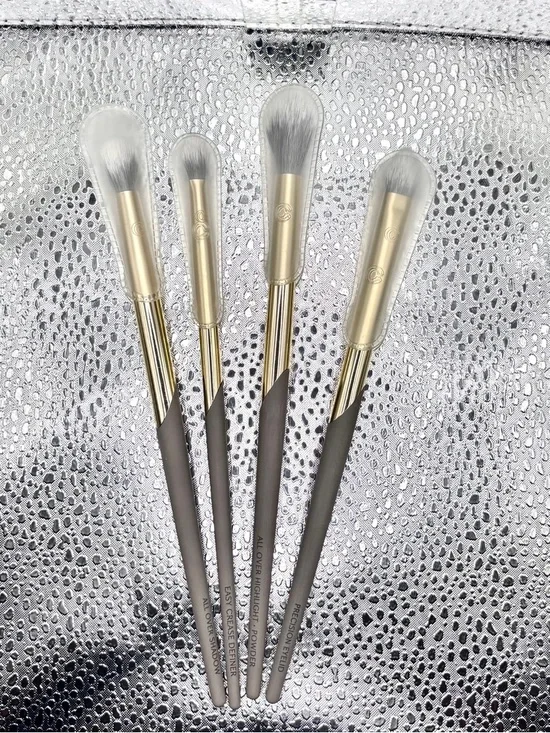 Luxury Women's NEW Complex Culture 4-Piece Professional Face &‎ Eye Brush Set