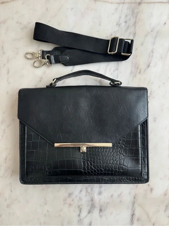 BEIS The Messenger Bag in Black Croc Embossed