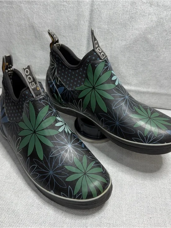 Bogs Women's Black Slip-On Rain Shoes with Green Floral Pattern W9