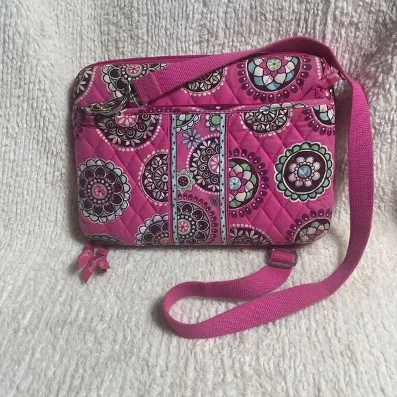 Vera Bradley Pink Cupcake Hard Shell Laptop Travel Bag Quilted Fabric.