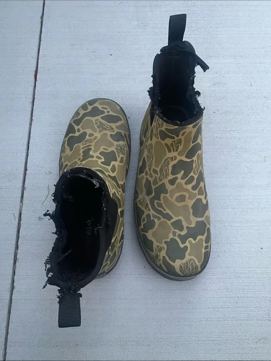 Magellan Outdoors Camo Chelsea Rain Boots - Olive/Black