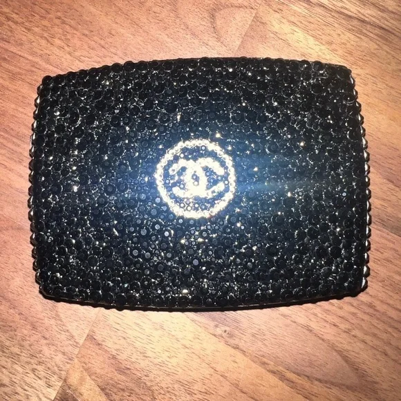 Chanel ULTRA‎ LE TEINT Powder Compact