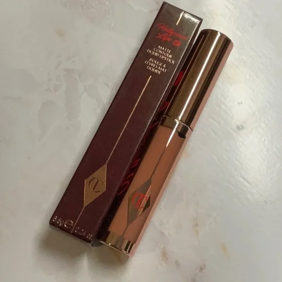 Charlotte Tilbury Hollywood Lips Matte Liquid Lipstick in Best Actress