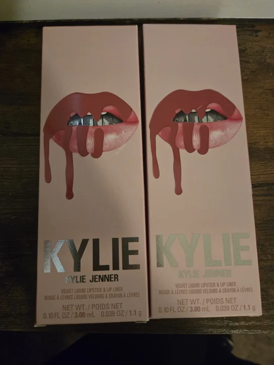 2 Kylie Cosmetics Velvet Liquid Lipstick & Lip Liner Set - Pink