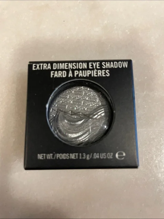 MAC Cosmetics Extra Dimension Eye Shadow — Silver/Black Compact