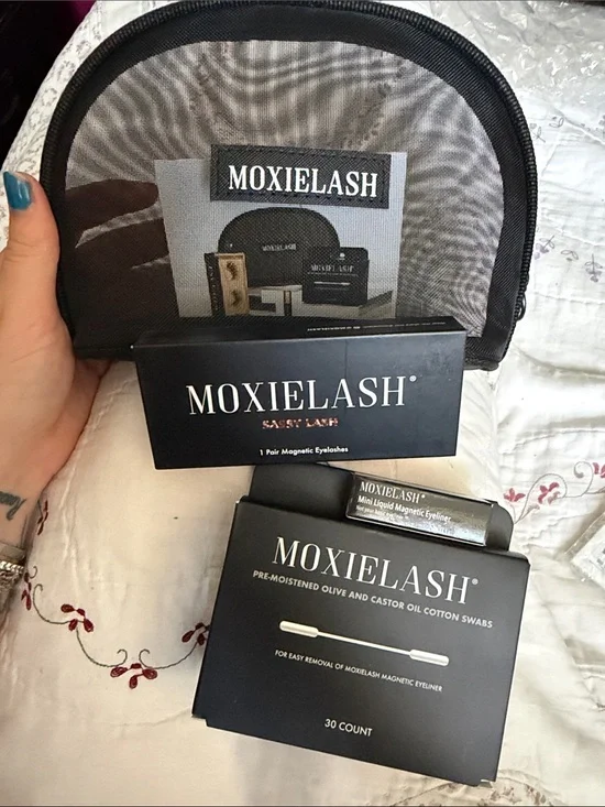 MoxieLash Magnetic Eyelash Kit in Black