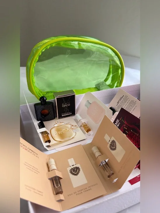 New,unused & authentic Green Transparent Makeup Pouch with Perfumeee3 Sample Set