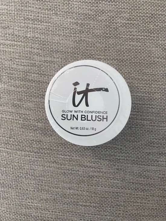 IT Cosmetics Sun Blush in Sunlit 10 (soft pink)