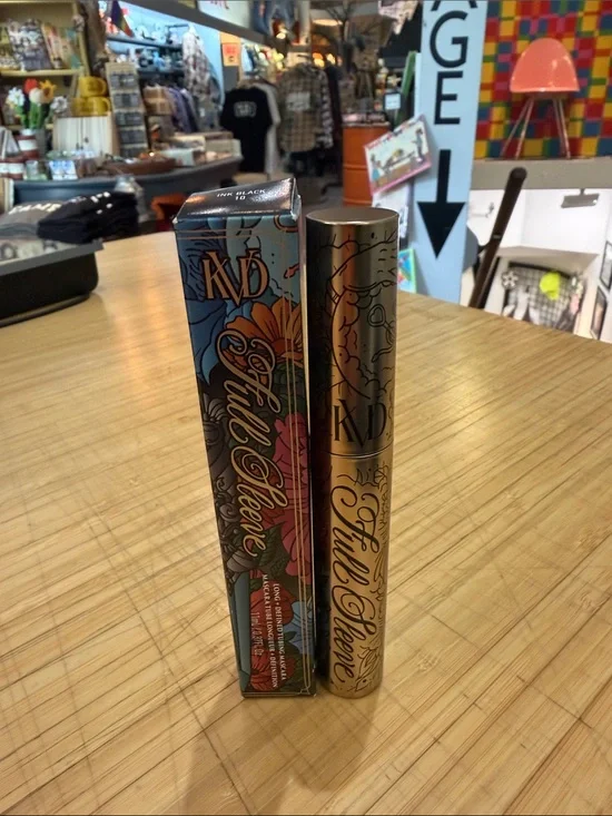 KVD Full-Sleeve Tubing Mascara in Ink Black