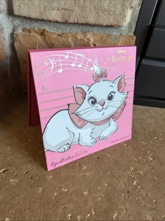 New - Disney The Aristocats Eye Shadow Palette Built in Mirror