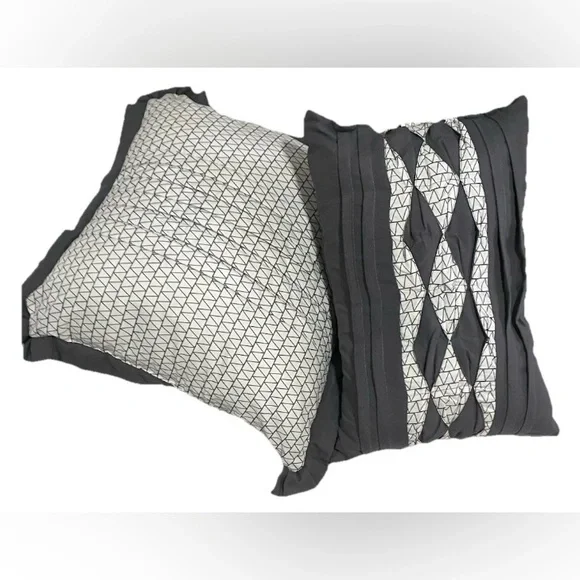 Decorative Indoor Throw Pillow Sham Gray White 2 Pieces Bedroom Living Room