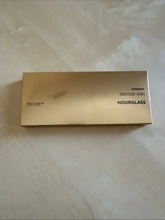 Hourglass Ambient Lighting Palette - Metallic Gold Compact -VOL II