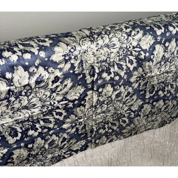 NEW POTTERY BARN  COTTON PILLOW SHAMS EURO 26 x 26