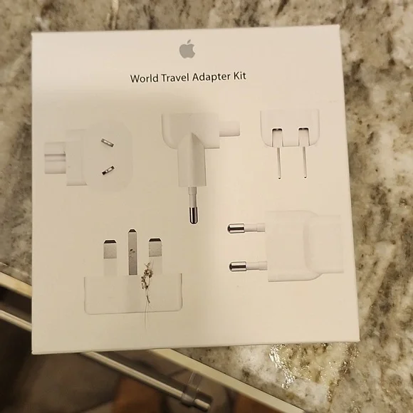 Apple world travel kit