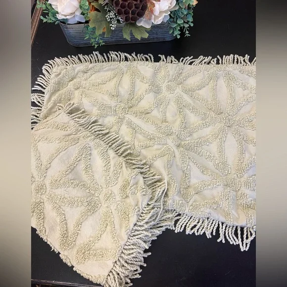 Lamont Home Light Sage Mint Green Chenille King Size Pillow Shams 20” X 36”‎ Set