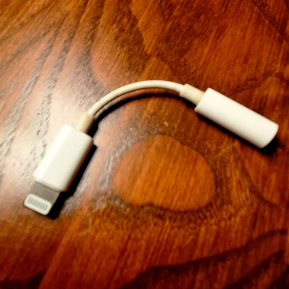 Apple Lightning to 3.5mm Headphone Jack Adapter for iPhone 7 8 PLUS X