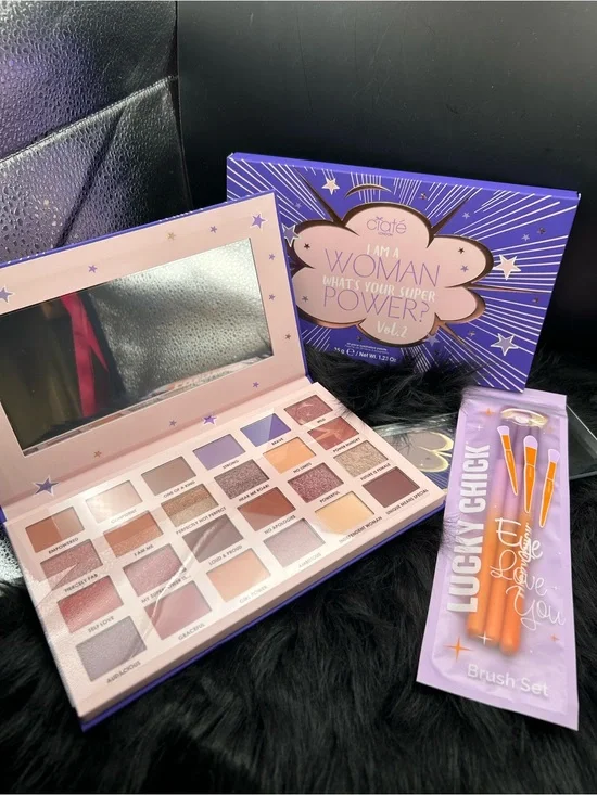 CIATE London 24 pan Eyeshadows Plus Lucky Chick Eyeshadow Brush Set $70 Retail