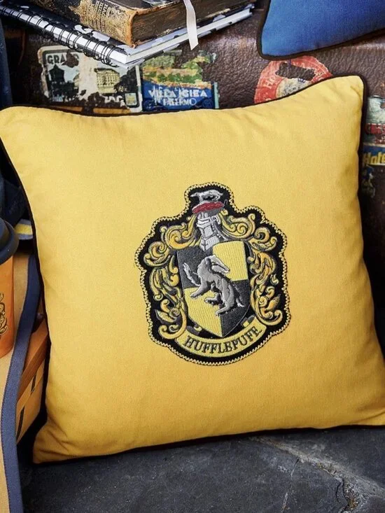 🦡 NEW Pottery Barn Teen Harry Potter Hufflepuff Pillow Cover + PBTeenInsert 16