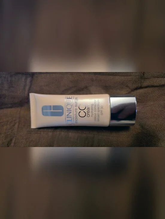 Clinique Moisture Surge CC Cream - Light Beige Finish