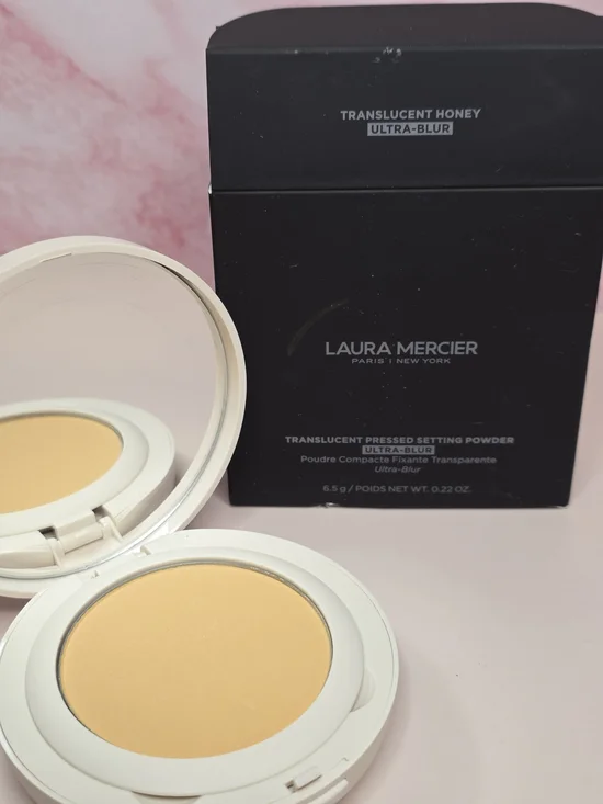 Laura Mercier Translucent Pressed Setting Powder Ultra-Blur Translucent Honey