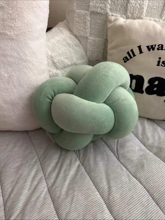 Soft Knot Throw Pillow - Sage Green