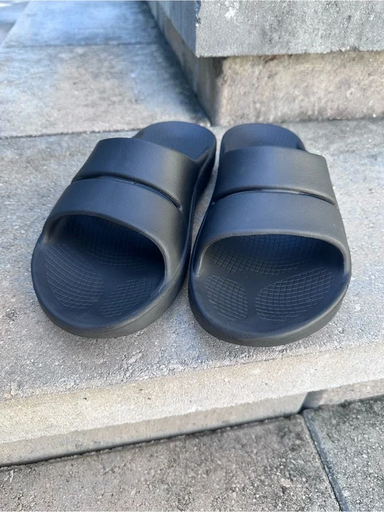 OOFOS Men's Black Dual-Strap Slide Sandals