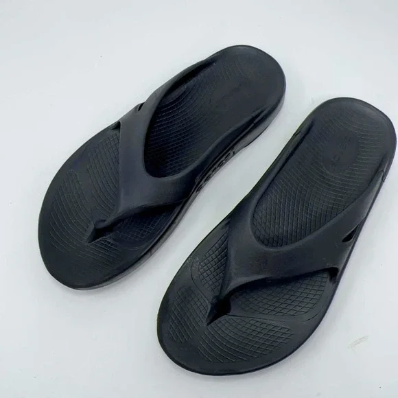 OOFOS OOriginal Recovery Flip Flops Black Mens 9 Womens 11 EU42 Comfort Sandals