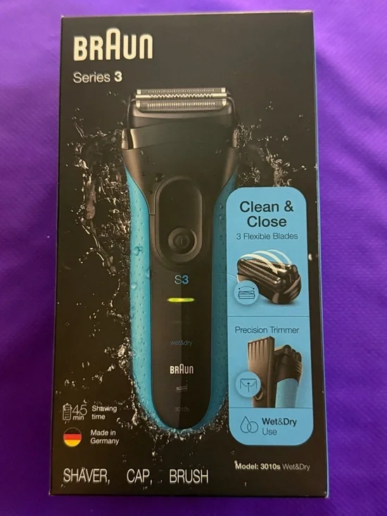 Braun Series 3 Wet & Dry Electric Shaver in Blue/Black
