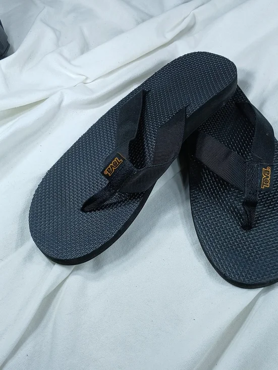Teva Men’s Black Strap Flip-Flop Sandals